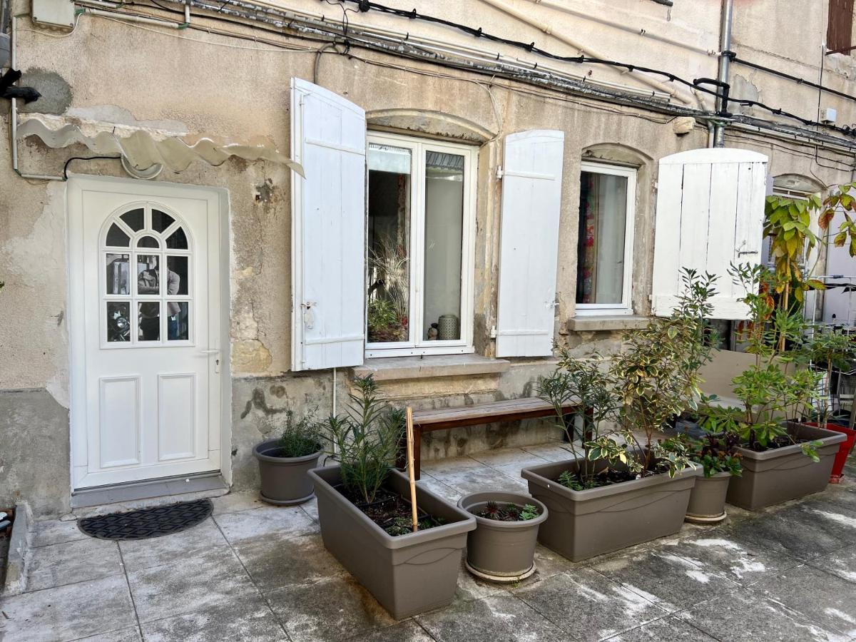 La Courette - T2 Plus Parking Gratuit Nîmes Esterno foto